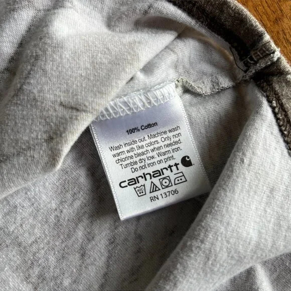 Carhartt camo pocket onesie 12m - Picture 5 of 6